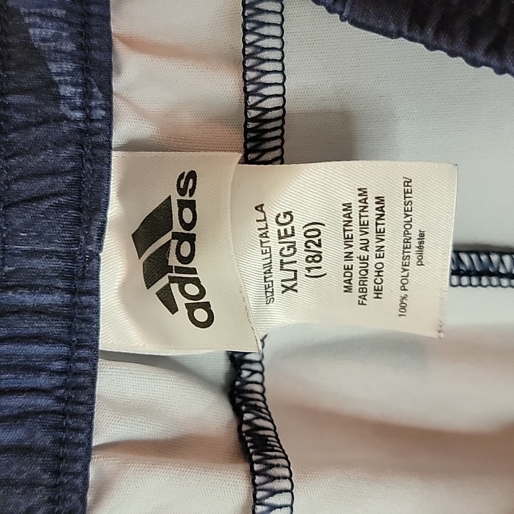 Adidas Shorts XL 18/20 - Picture 6 of 8